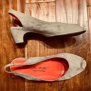Pas de Rouge Grey Suede Slingback Pumps 9.5